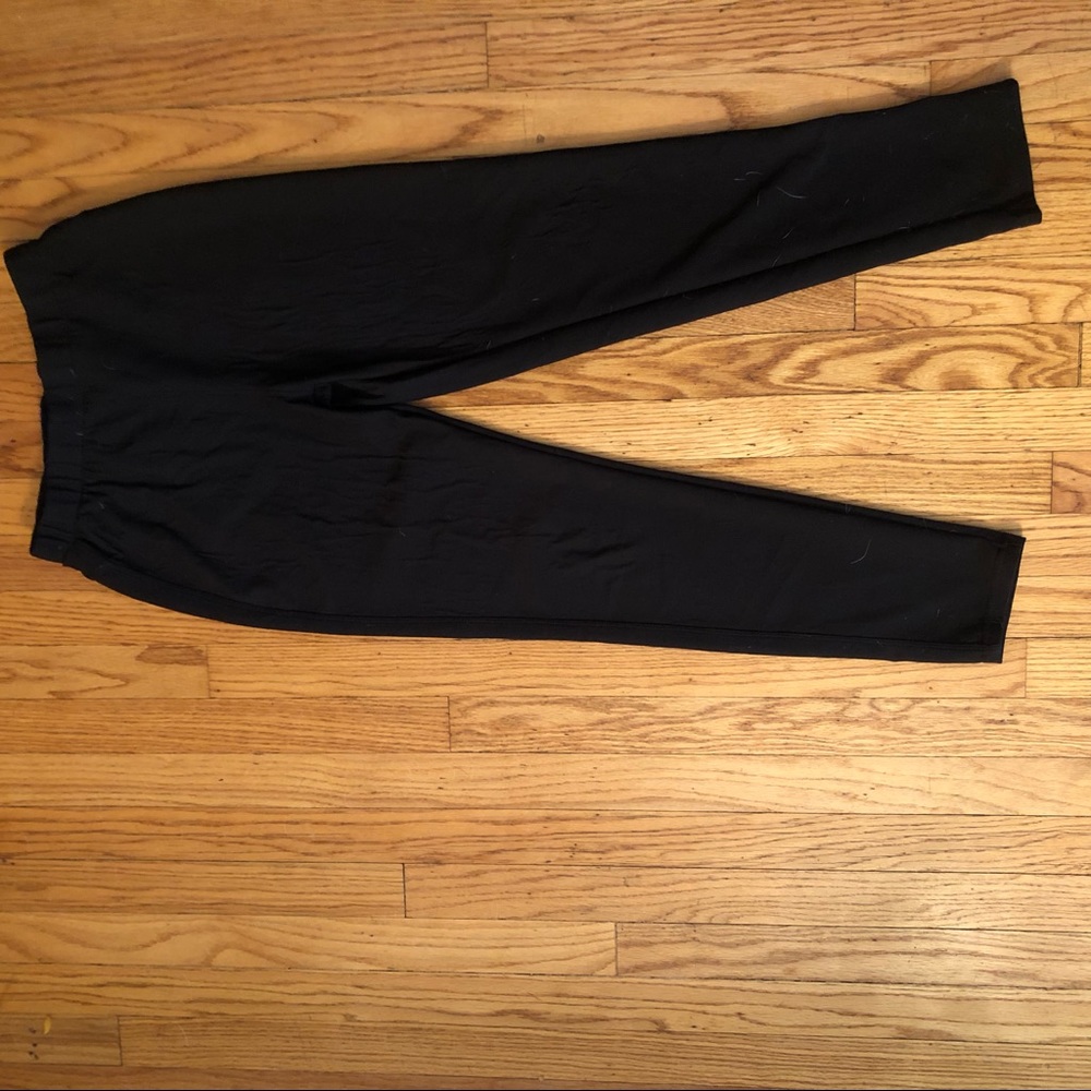 Super flattering booty-enhancing leggings!